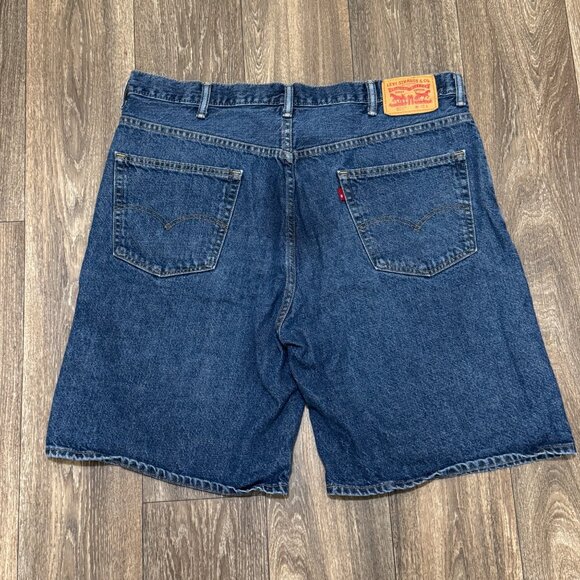 Levi's 550 Jean Shorts Men's 42 Medium Wash Relaxed Fit Denim Jorts - Picture 3 of 10